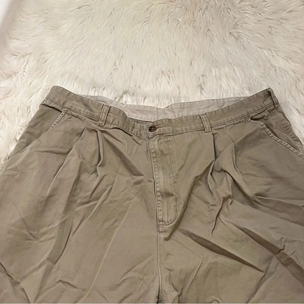 Vintage Farah Men's Size 44 Pleated Khaki Beige Shorts High Rise 100% Cotton